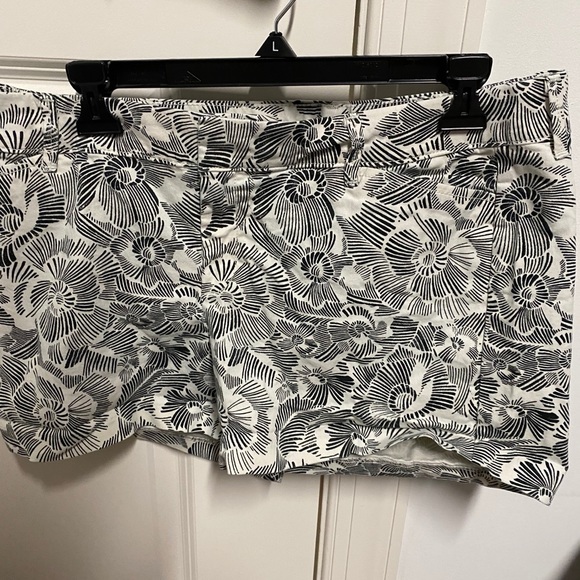 Women’s Old Navy shorts all size 10 - Picture 4 of 11